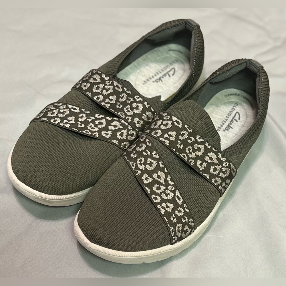 Clarks Cloudsteppers Washable Knit Slip-Ons Adella Stride Dark Olive. Size 9 GUC - Picture 2 of 8